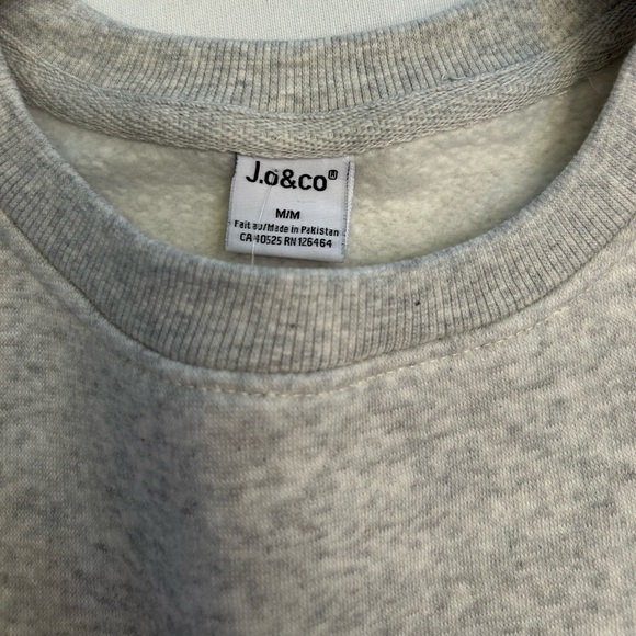 J.o & co cropped gray crewneck sweatshirt, size medium - Picture 3 of 5